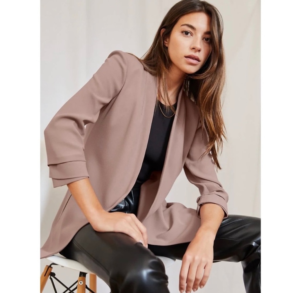 Size 6 | Babaton Power Hip Blazer